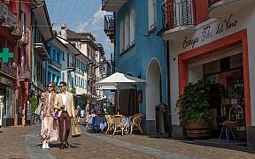 Ascona shopping borgo 1 A Ascona Locarno Tourism foto Alessio Pizzicannella Web Ascona shopping borgo 1 A Ascona Locarno Tourism foto Alessio Pizzicannella Web