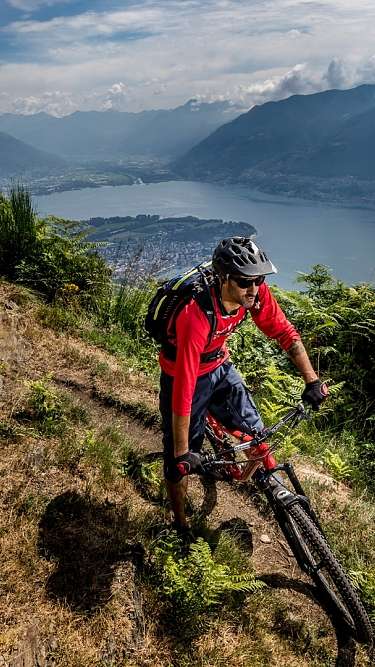 Attraenti percorsi per mountain bike